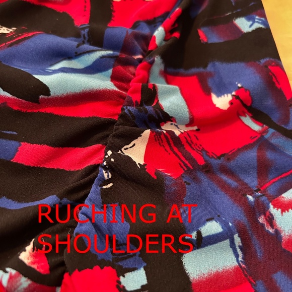 TOP, STRETCH, RED/BLUE/BLACK/WHITE/LT BLUE COMBO, SIZE 3X, ¾ SLEEVES, CREW NECK, - Picture 4 of 10